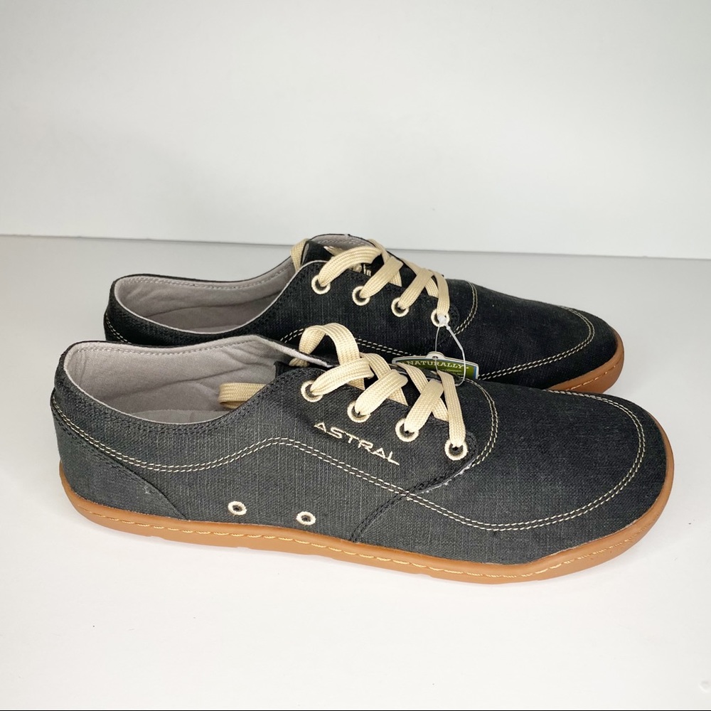 NWT Astral Onyx Black Hemp Loyak Sneakers - size 10